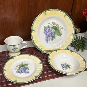 Vintage Everyday Ceramic Gibson Grapes Fruits Dinnerware 4 pcs